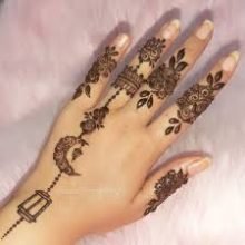 Henna Artist