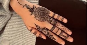 Henna Artist