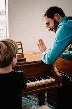 PIANO / KEYBOARD TEACHER AVAILABLE FOR LESSONS