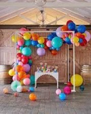 Balloon And flower arrangement