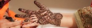 Expert Hena artist for quick services